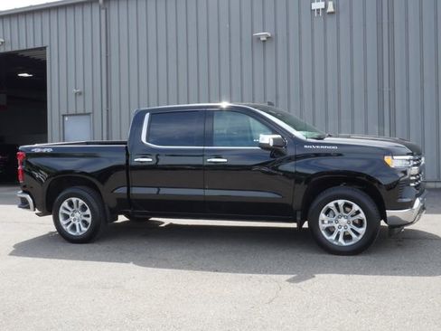 Used 2025 Chevrolet Silverado 1500 LTZ AWD/4WD image 8