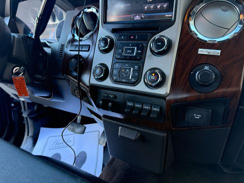 Used 2013 Ford F450 Lariat w/ Lariat Interior Pkg image 36