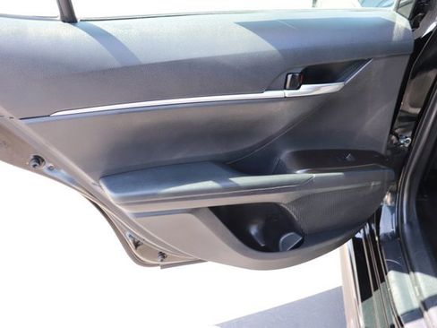 Used 2021 Toyota Camry SE FWD image 12