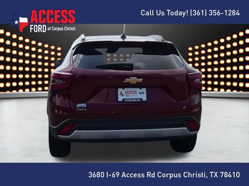 Used 2024 Chevrolet Trax LT FWD image 7