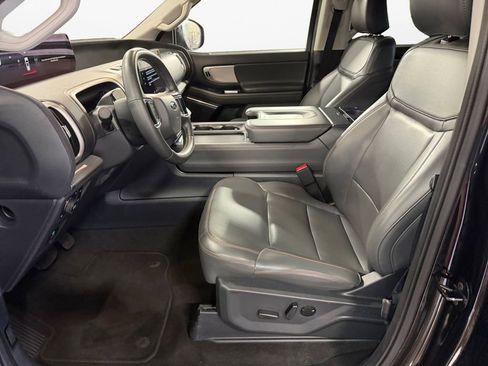 Used 2025 Ford Expedition Active AWD/4WD image 15