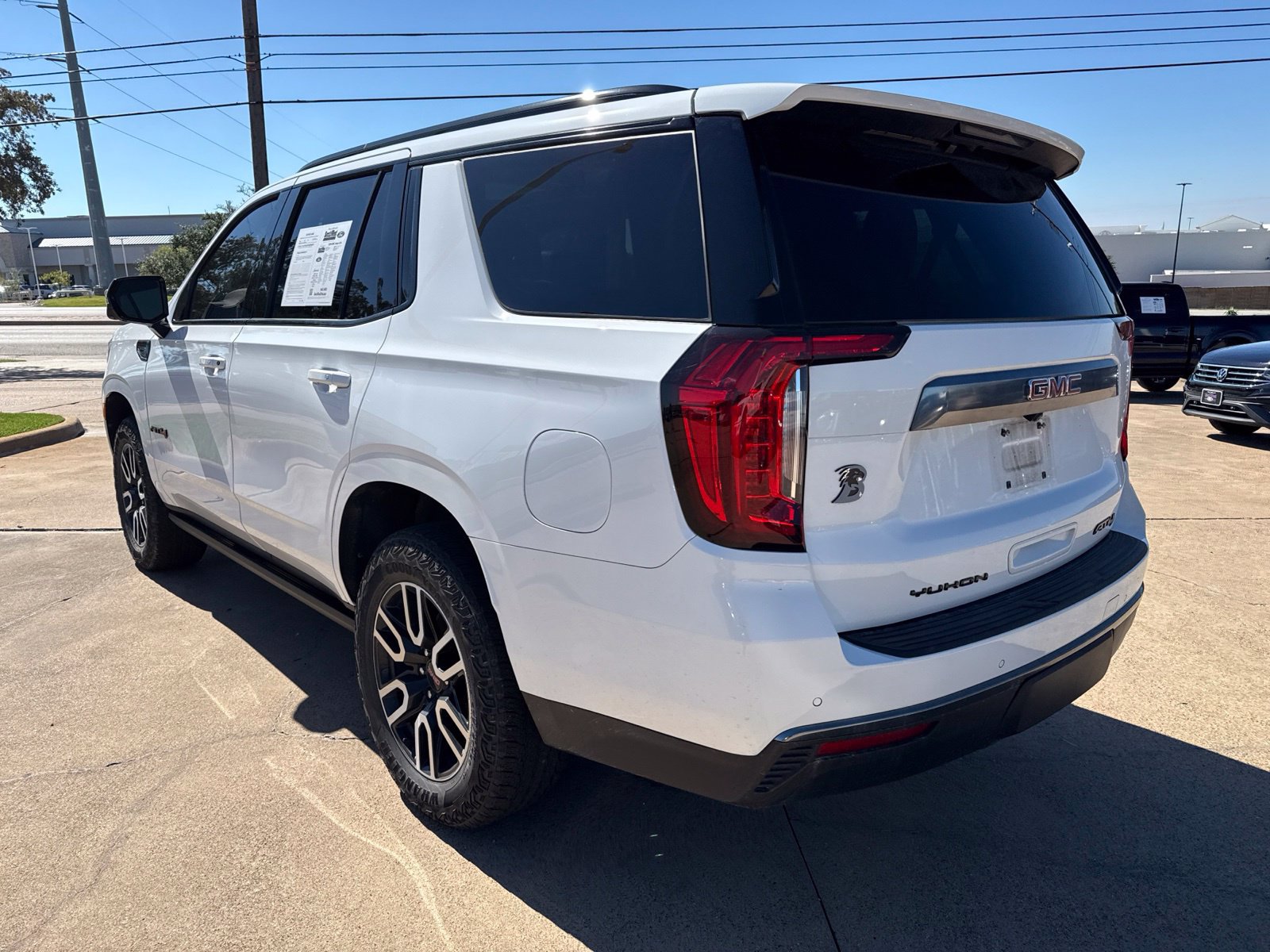 Used 2024 GMC Yukon AT4 w/ AT4 Premium Plus Package AWD/4WD image 5