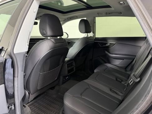 Used 2019 Audi Q8 Premium Plus w/ Premium Plus AWD/4WD image 24