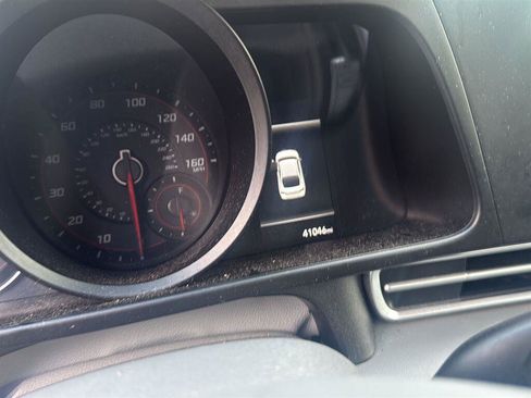Used 2023 Hyundai Elantra SEL w/ Cargo Package FWD image 5