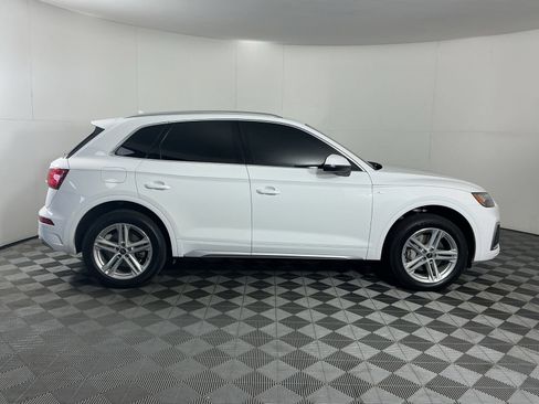Used 2024 Audi Q5 e Premium Plus AWD/4WD image 9