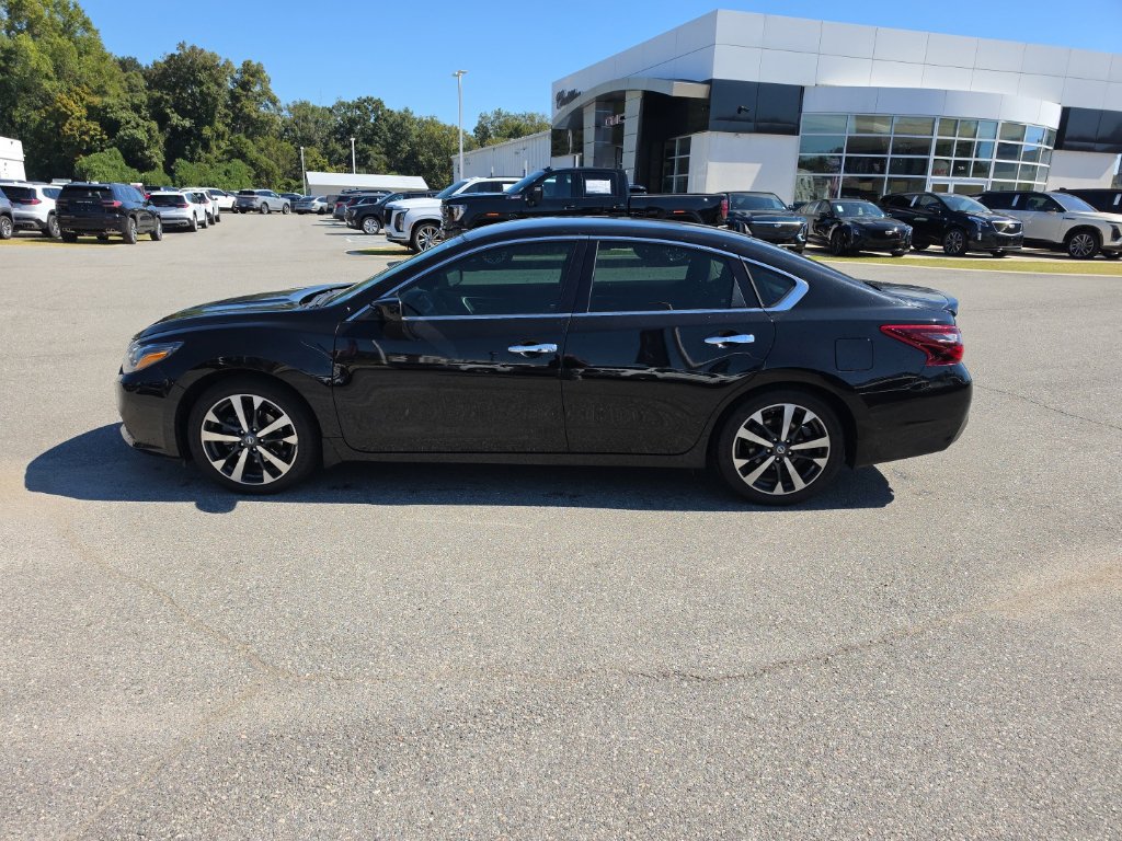 Used 2017 Nissan Altima 2.5 SR FWD image 4