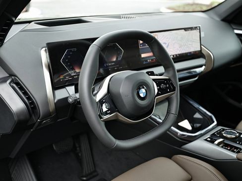 Used 2025 BMW X3 xDrive30i w/ Premium Package image 19