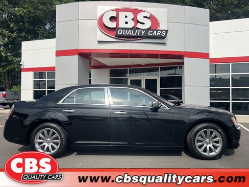Used 2013 Chrysler 300 C image 1