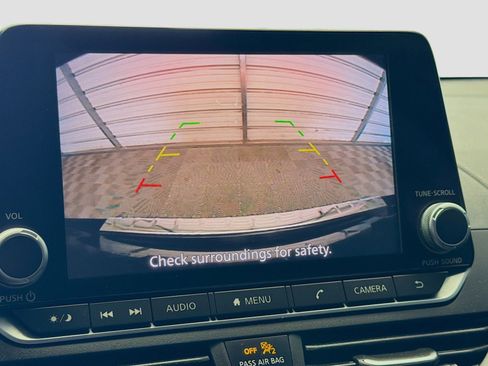 Used 2022 Nissan Altima 2.5 SR FWD image 16