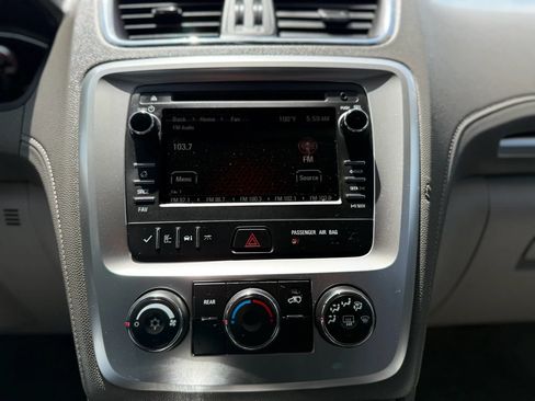 Used 2016 GMC Acadia SLE FWD image 19