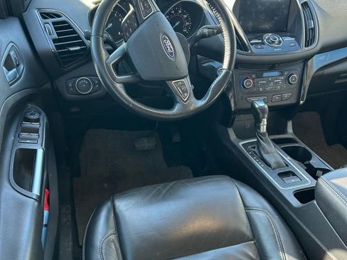 Used 2017 Ford Escape Titanium image 5