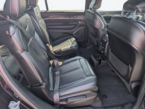 Used 2022 Jeep Grand Cherokee L Overland w/ Luxury Tech Group IV image 11