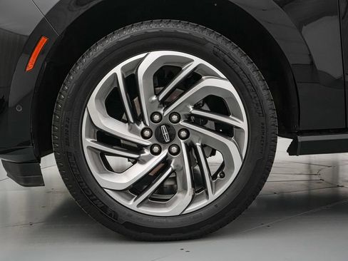 Used 2025 Lincoln Navigator Reserve AWD/4WD image 10