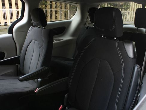 Used 2024 Chrysler Voyager LX FWD image 18