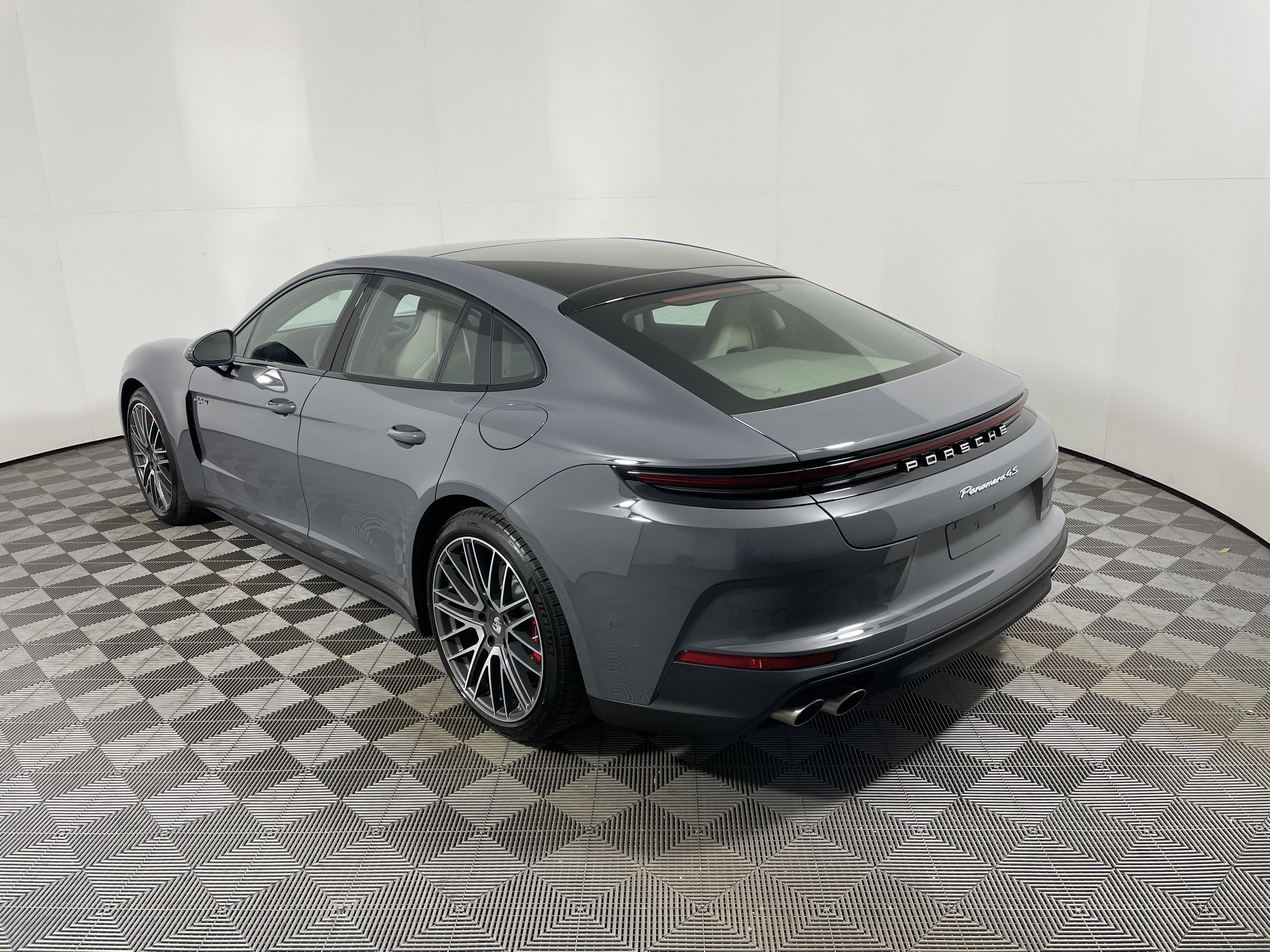 New 2026 Porsche Panamera 4S AWD/4WD image 3