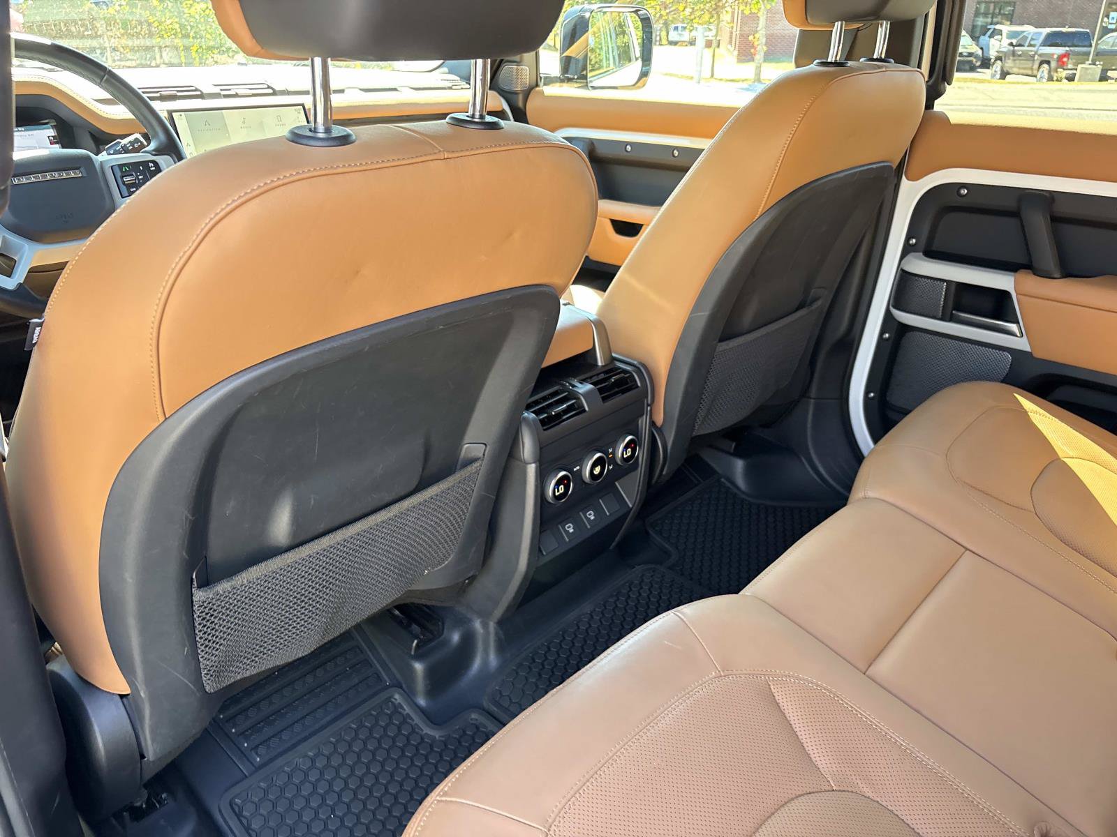 Used 2024 Land Rover Defender 110 SE AWD/4WD image 30