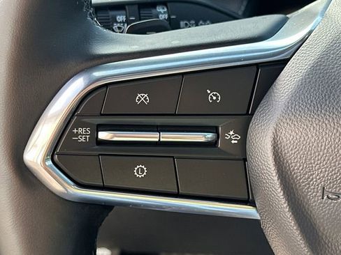 Used 2026 Chevrolet Equinox LT w/ Convenience Package II image 29