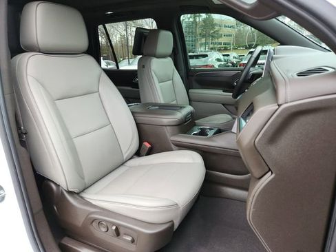 Used 2021 GMC Yukon SLT w/ SLT Premium Package image 21