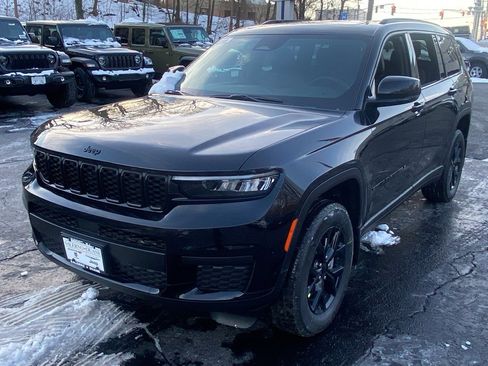 New 2025 Jeep Grand Cherokee L Altitude image 3