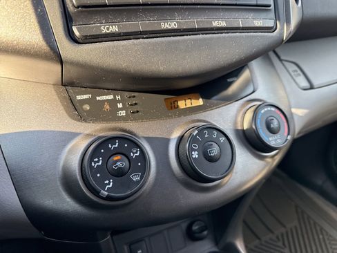 Used 2012 Toyota RAV4 4WD image 17