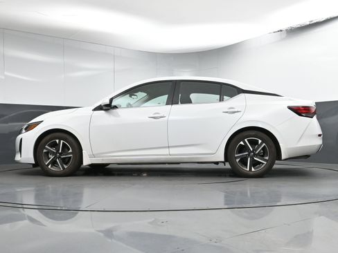 Certified 2024 Nissan Sentra SV image 26