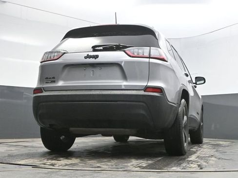 Used 2019 Jeep Cherokee Latitude Plus AWD/4WD image 39