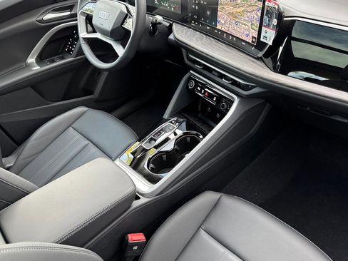 New 2025 Audi Q5 Premium image 13