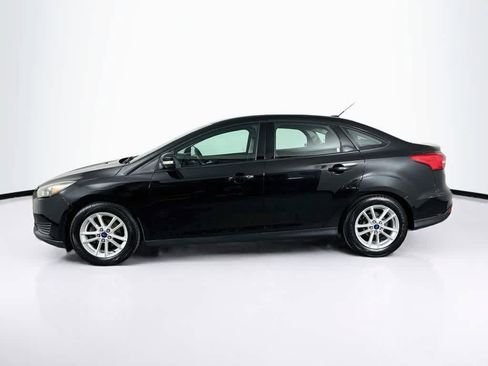 Used 2015 Ford Focus SE FWD image 3