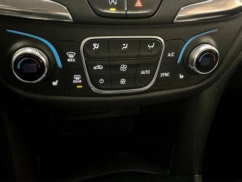 Used 2022 Chevrolet Equinox LT image 15