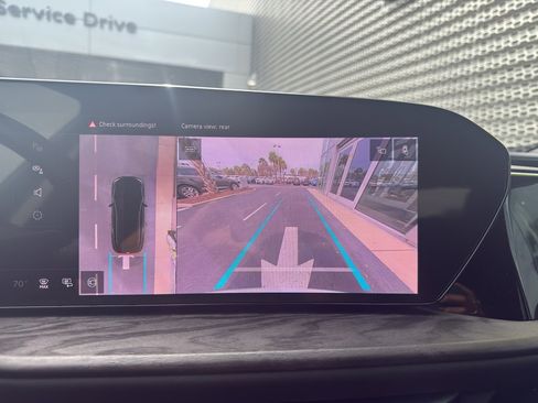 Used 2025 Audi Q5 Premium w/ Convenience Package image 23