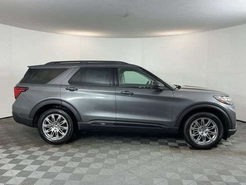 New 2026 Ford Explorer Active w/ Active Comfort Package AWD/4WD image 4