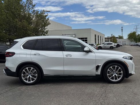 Certified 2025 BMW X5 xDrive50e w/ Climate Comfort Package AWD/4WD image 4