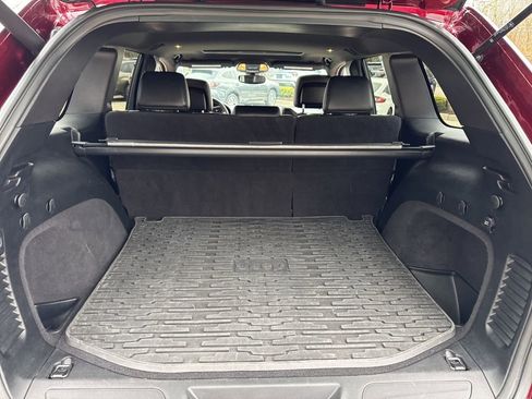 Used 2020 Jeep Grand Cherokee Altitude image 16