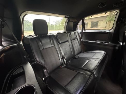 Used 2014 Chrysler Town & Country S FWD image 21