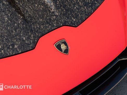 Used 2018 Lamborghini Huracan Performante image 2