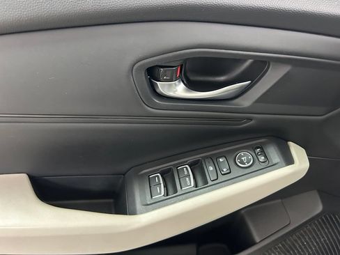 Certified 2023 Honda Accord EX image 17