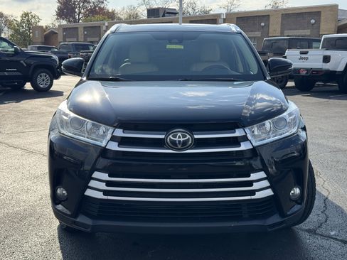 Used 2019 Toyota Highlander XLE image 18