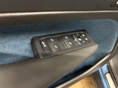 Certified 2023 Volvo XC40 Recharge Ultimate w/ Protection Package Premier image 13