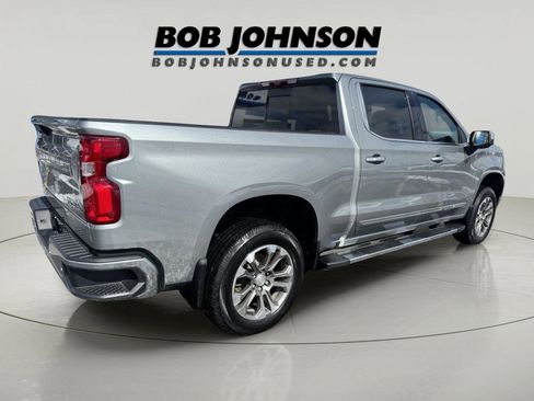 Used 2023 Chevrolet Silverado 1500 High Country w/ Technology Package AWD/4WD image 3