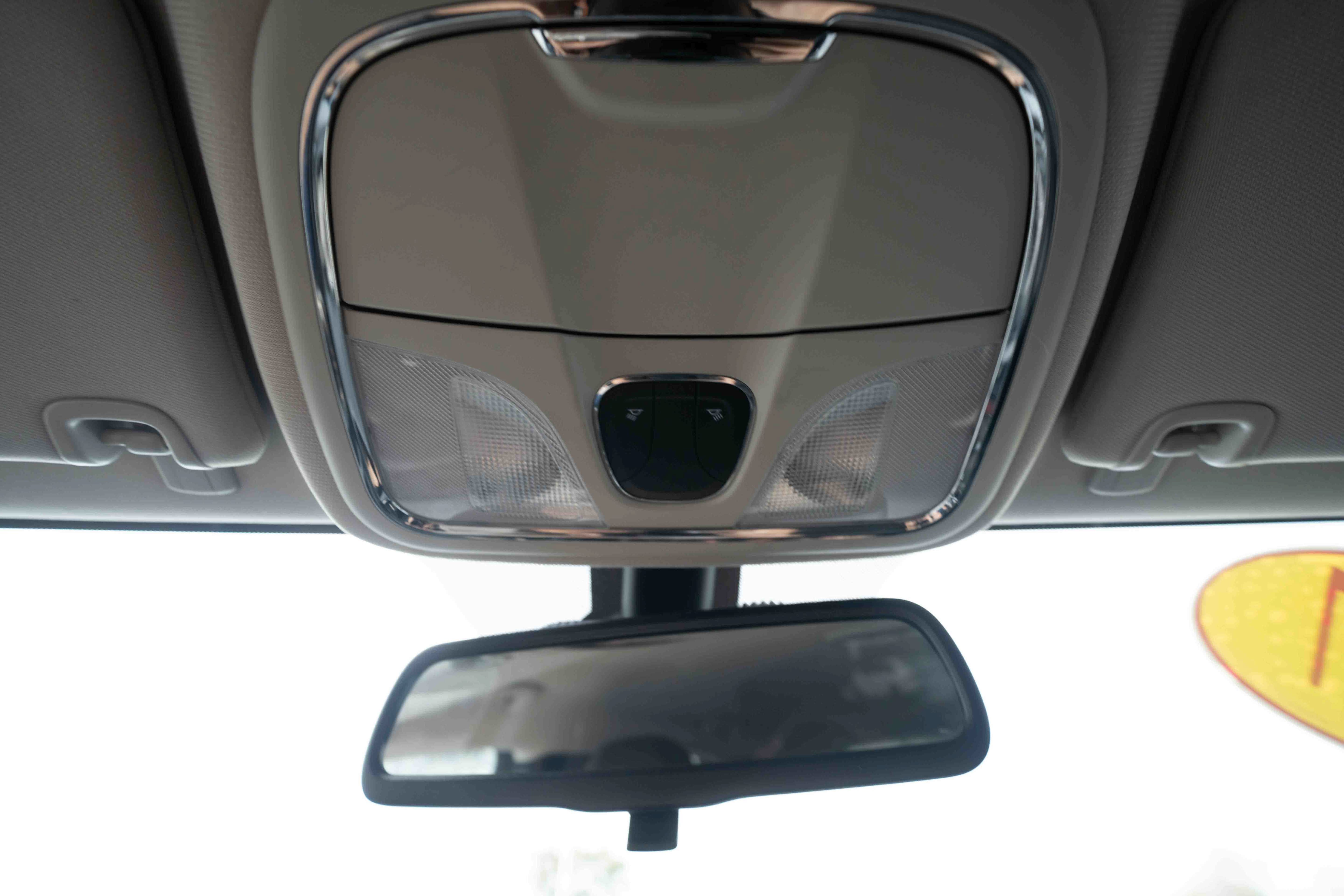 Used 2017 Jeep Cherokee Sport w/ Cold Weather Group FWD image 18