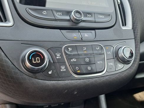 Used 2022 Chevrolet Malibu LT FWD image 18