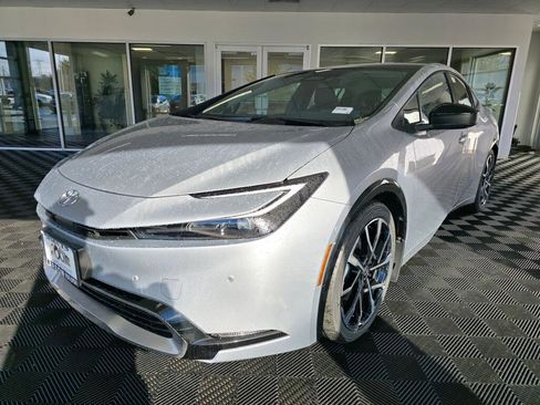 New 2026 Toyota Prius Plug-In Hybrid image 7