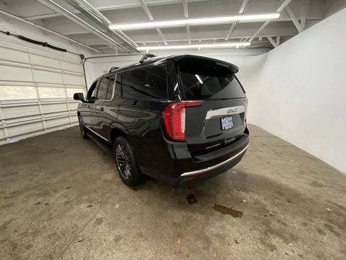 Used 2021 GMC Yukon XL SLT w/ SLT Luxury Plus Package image 4