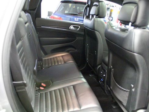 Used 2018 Jeep Grand Cherokee Limited AWD/4WD image 28
