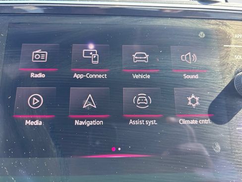 Used 2022 Volkswagen Tiguan SE R-Line FWD image 13