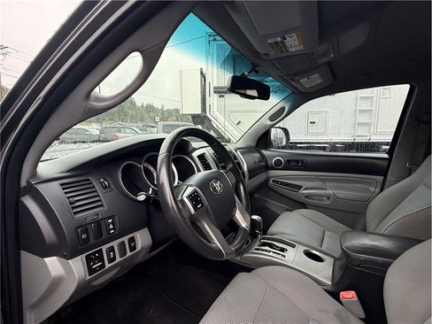 Used 2013 Toyota Tacoma 4x4 Double Cab w/ TRD Sport Pkg image 13