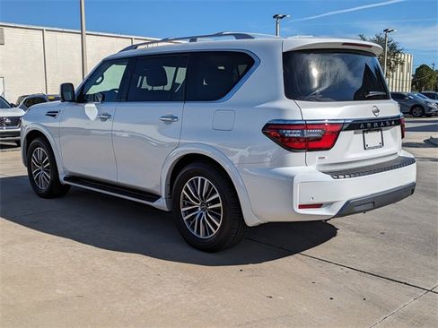 Used 2024 Nissan Armada SL w/ Captain's Chairs Package image 8