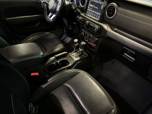 Used 2022 Jeep Wrangler Unlimited Sahara w/ Safety Group image 15