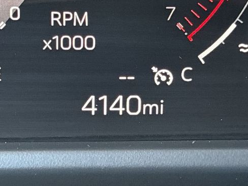 Certified 2025 GMC Acadia Elevation FWD image 12