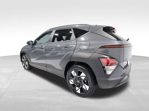 Used 2025 Hyundai Kona SEL image 2